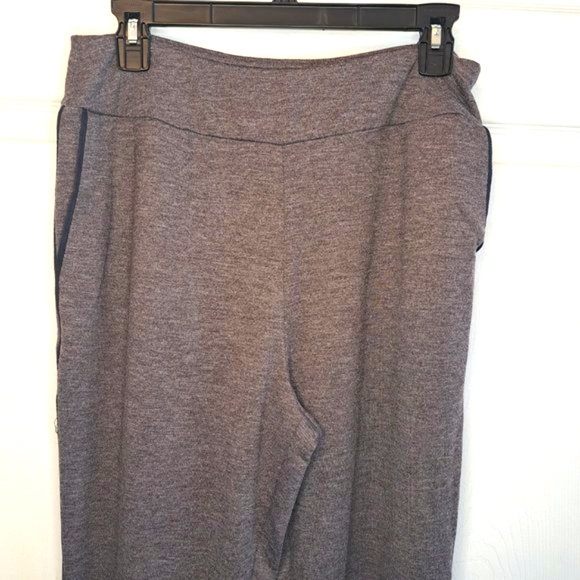 LOGO Lounge Gray Stretchy Lounge Pants With Pockets Size Small - Picture 5 of 8